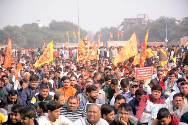 GHAZIABAD, INDIA - 8 Aralık 2024: Gaziabad 'daki Kavi Nagar Ramlila sahasında 8 Aralık 2024' te Hindistan 'ın Gaziabad kentinde azınlıklara ve özellikle de Bangladeş' teki Hindulara karşı bir öfke toplantısı düzenlendi..