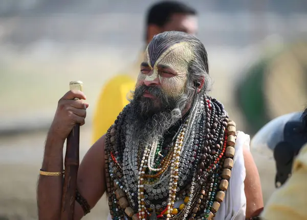 PRAYAGRAJ INDIA 10 ARALIK 2024 Sadhus çeşitli Akhada 'lardan Mahakumbh 2025' ten önce Kumbh sahasına ulaşmaya başladı 10 Aralık 2024 'te Prayagraj Hindistan Fotoğrafı: Deepak Gupta Hindustan Times 