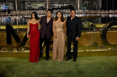 MUMBAI INDIA Yürüyüşü 31 2023 Bollywood oyuncusu Salman Khan ve Shahrukh Khan 'ın eşi Gauri Khan ve çocukları Suhana Khan ile birlikte Bandra Kurla Kompleksi NMACC' deki Nita Mukesh Ambani Kültür Merkezi 'nin açılışında 