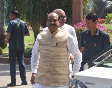 NEW DELHI INDIA APRIL 3 2023 Lok Sabha Sözcüsü Om Birla 3 Nisan 2023 'teki Bütçe Toplantısı sırasında Yeni Delhi Hindistan' da Sonu Mehta Hindustan Times