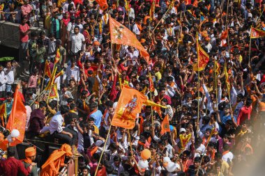 NEW DELHI INDIA 6 Nisan 2023 Dindar Alayı, Yeni Delhi 'de 6 Nisan 2023 tarihinde Jahangirpuri' de Hanuman Jayanti vesilesiyle bir dini törene katılır.