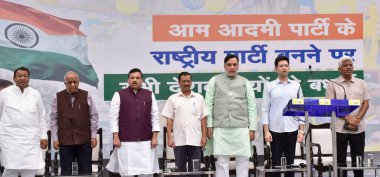 NEW DELHI INDIA 11 Nisan 2023 Delhi Başbakanı Arvind Kejriwal ve parti liderleri AAP Genel Merkezi 206 Rouse Bulvarı DDU Marg 'da 11 Nisan 2023 tarihinde Sonu Mehta Hindustan Times tarafından çekilmiştir.