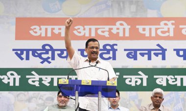 NEW DELHI, INDIA: 11 Nisan 2023 - Delhi Genel Sekreteri ve Aam Aadmi Partisi AAP kongre üyesi Arvind Kejriwal, Hindistan Seçim Komisyonu 'nun 11 Nisan 2023 tarihinde Yeni Delhi Hindistan' da verdiği partinin ulusal statüsünü kutlayan bir etkinliğe sesleniyor..