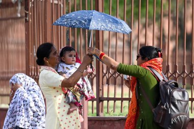 NEW DELHI INDIA APRIL 14 Nisan 2023 Kızıl Kale 'de 14 Nisan 2023 tarihinde Sanchit Khanna Hindustan Times tarafından Yeni Delhi' de sıcak bir günde görüldü.