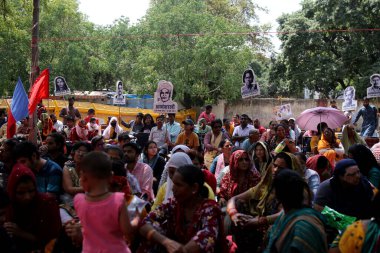 NEW DELHI INDIA APRIL 14 Nisan 2023 Anganwadi işçileri ve diğer aktivistler Bhagat Singh Kamu Hakları Yürüyüşü için Jantar Mantar 'a katıldılar.