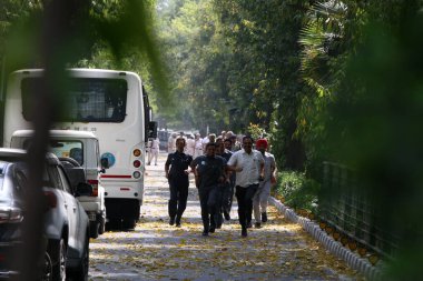 NEW DELHI INDIA 16 Nisan 2023 Delhi 'de Rajghat Güvenlik ve Punjab Genel Sekreteri Arvind Kejriwal Bhagwant Mann ve diğer AAP öğrencileri 16 Nisan 2023 tarihinde Yeni Delhi' de Yeni Hindistan Başbakanı Arvind Kejriwal sorgulandı.