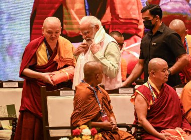 NEW DELHI INDIA Nisan 2023 Başbakan Narendra Modi 20 Nisan 2023 tarihinde Yeni Delhi Hindistan 'da düzenlenen ilk Küresel Budist Zirvesi' nin açılışında Kültür Bakanlığı ortaklaşa ev sahipliği yaptığı iki günlük zirve