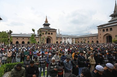 SRINAGAR INDIA APRIL 21 2023 Muslim offer last Friday prayers of the holy fasting month of Ramadan at the Jamia Masjid on April 21 2023 in Srinagar India clipart