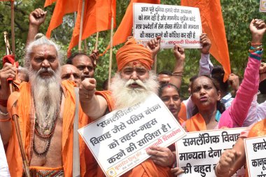 NEW DELHI INDIA: 27 Nisan 2023 - Kutsal Hindu Azizleri ve Birleşik Hindu Cephesi, 27 Nisan 2023 'te Yeni Delhi Hindistan' da Sonu Mehta Hindustan Times tarafından çekilen fotoğraf: