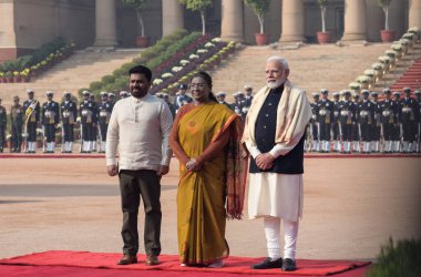 NEW DELHI, INDIA: 16 Aralık 2024 - Anura Kumara Dissanayake Sri Lanka başkanı Droupadi Murmu ve Başbakan Narendra Modi, Rashtrapati Bhavan 'daki cumhurbaşkanlığı sarayında düzenlenen törende. 