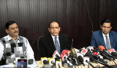 PATNA INDIA 16 ARALIK 2024 Bihar Kamu Hizmeti Komisyonu Başkanı BPSC Parmar Ravi Manubhai, 16 Aralık 2024 tarihinde Patna 'da 70. Birleşik Muayene Sınavı CCE 2024 