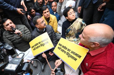 NEW DELHI INDIA DECEMBER 18 2024 Aam Aadmi Party National Convenor Arvind Kejriwal along with Delhi chief Minister Atishi party leaders Manish sisodia and Rajya Sabha MP Sanjay Singh and others protest against Home Minister Amit Shah over his stateme clipart