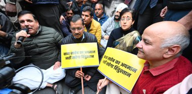 NEW DELHI INDIA DECEMBER 18 2024 Aam Aadmi Party National Convenor Arvind Kejriwal along with Delhi chief Minister Atishi party leaders Manish sisodia and Rajya Sabha MP Sanjay Singh and others protest against Home Minister Amit Shah over his stateme clipart