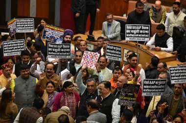 NEW DELHI INDIA DECEMBER 19 2024 BJP councilors protesting against AAP MCD Mayor Mahesh Kumar Khinchi during the House meeting of Municipal Corporation of Delhi at Civic Centre Jawahar Lal Nehru Marg on December 19 2024 in New Delhi India Photo by So clipart