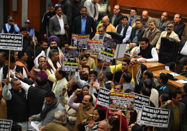 NEW DELHI INDIA 19 ARALIK 2024 MCD Belediye Başkanı Mahesh Kumar Khinchi 19 Aralık 2024 tarihinde Sonu Mehta Hindustan Times tarafından Yeni Delhi 'de çekilen fotoğraf: