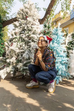 NEW DELHI, INDIA: NOVEMBER 27, 2024 - Bollywood oyuncusu Shweta Tripathi, 27 Kasım 2024 tarihinde Yeni Delhi Hindistan 'da yapılan bir Noel özel röportajı sırasında poz verdi (Fotoğraf: Raajessh Kashyap Hindustan Times)