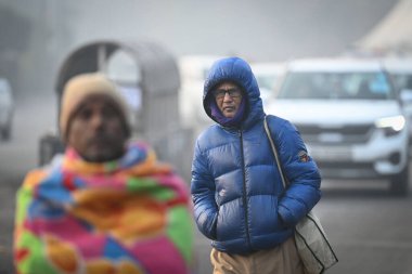 NEW DELHI INDIA 26 Aralık 2024 Bir soğuk hava dalgası Yeni Delhi Hindistan 'da 26 Aralık 2024 sabahı AİIMS' de görüldü.