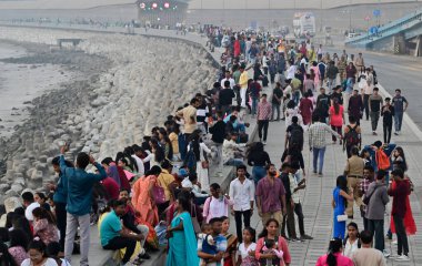 MUMBAI INDIA 31 Aralık 2024 Yeni Yıl Kutlaması için 31 Aralık 2024 'te Mumbai Hindistan' da toplandı. 