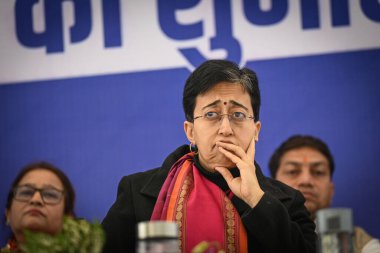 NEW DELHI, INDIA; JANUARY 2, 2025 - Yeni inşa edilen Punjabi Bagh Club Flyover 'ın açılışında AAP liderleri Rakhi Birla ve Shiv Charan Goel ile birlikte Yeni Delhi' de 2 Ocak 2025 tarihinde, Yeni Hindistan 'da. 