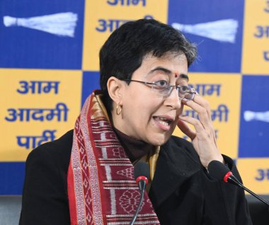 NEW DELHI INDIA JANUARY 6. 2025 Kıdemli AAP Lideri ve Delhi Başbakanı Atishi, 6 Ocak 2025 tarihinde Yeni Delhi Hindistan 'da düzenlenen basın toplantısında Sonu Mehta Hindustan Times