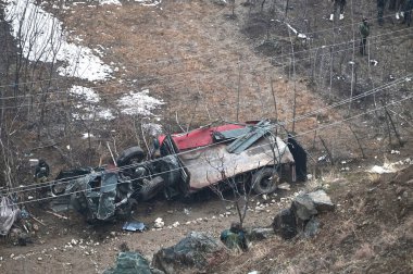 SRINAGAR INDIA JANUARY 4. 2025 Ordu askerleri Bandipora 'nın Wular bakış açısına göre 4 Ocak 2025' te Srinagar Hindistan 'da en az dört asker öldü ve birkaç asker yaralandı.