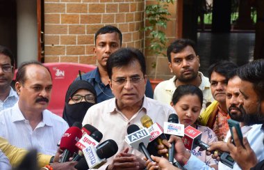 MUMBAI INDIA JANUARY 8 2025 BJP leader Kirit Somaiya along with Torres Investors along with came to meet police commissioner of Mumbai to file complaint against the Torres Jewellery brand and demanding refunds for the promised returns from the compan clipart