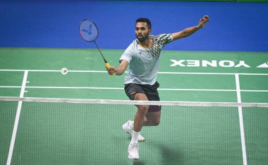 NEW DELHI INDIA JANUARY 15 HAZİRAN HS Prannoy 15 Ocak 2025 'te Sanchit Khanna Hindustan Times tarafından çekilen Sanchit Khanna Hindustan Times ile Yonex Gündoğumu Hindistan Açık 2025 Badminton Turnuvası' nda Tayvan 'dan Su Li Yang ile yarışır.
