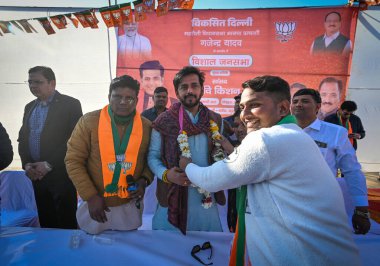 NEW DELHI INDIA JANUARY 25 2025 BJP MP Ravi Kishan addresses an election rally ahead of Delhi Vidhan Sabha Elections at Kusumpur Pahadi on January 25 2025 in New Delhi India Photo by Sanchit Khanna Hindustan Times  clipart