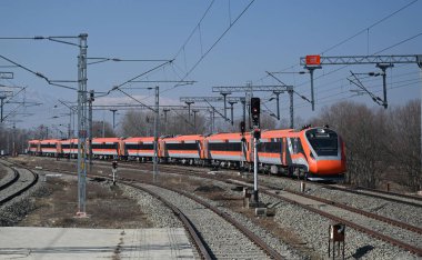 SRINAGAR INDIA JANUARY 25 Ocak 2025 Vande Bharat treni 25 Ocak 2025 tarihinde Srinagar Hindistan Fotoğrafı Waseem Andrabi Hindustan Times 