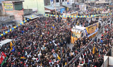 NEW DELHI INDIA JANUARY 30 2025 Supporters during a roadshow of AAP national convener Arvind Kejriwal with Samajwadi Party President Akhilesh Yadav in support of AAP candidate Anil Jha ahead of the Delhi Assembly elections at Kirari constituency on J clipart