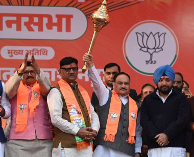 NEW DELHI INDIA HAZİRAN 30 HAZİRAN 2025 BJP Ulusal Başkanı ve Sendika Sağlık Bakanı JP Nadda Gandhi Nagar BJP adayı Arvinder Singh Lovely ve Krishna Nagar adayı Anil Goyal ile birlikte Delhi 'de yapılacak mitingde 
