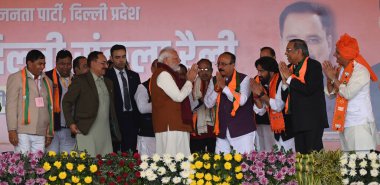 NEW DELHI INDIA JANUARY 31 Ocak 2025 Başbakan Narendra Modi ve BJP adayları ile birlikte Delhi 'de yapılacak Vikasit Sankalp mitinginde Yeni Delhi Hindistan' da 31 Ocak 2025 'te yapılacak Delhi seçim için sandık başına gidecek. 