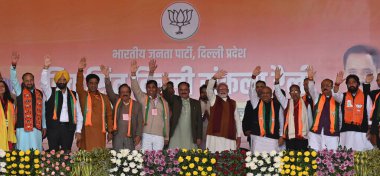 NEW DELHI INDIA JANUARY 31 Ocak 2025 Başbakan Narendra Modi ve BJP adayları ile birlikte Delhi 'de yapılacak Vikasit Sankalp mitinginde Yeni Delhi Hindistan' da 31 Ocak 2025 'te yapılacak Delhi seçim için sandık başına gidecek. 