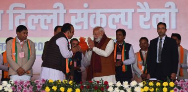 NEW DELHI INDIA JANUARY 31 Ocak 2025 Başbakan Narendra Modi ve BJP adayları ile birlikte Delhi 'de yapılacak Vikasit Sankalp mitinginde Yeni Delhi Hindistan' da 31 Ocak 2025 'te yapılacak Delhi seçim için sandık başına gidecek. 