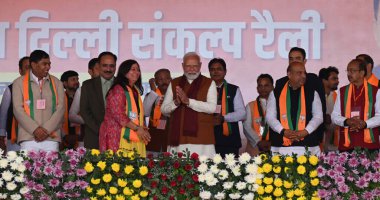 NEW DELHI INDIA JANUARY 31 Ocak 2025 Başbakan Narendra Modi ve BJP adayları ile birlikte Delhi 'de yapılacak Vikasit Sankalp mitinginde Yeni Delhi Hindistan' da 31 Ocak 2025 'te yapılacak Delhi seçim için sandık başına gidecek. 