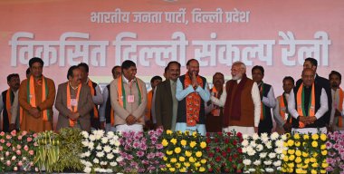 NEW DELHI INDIA JANUARY 31 Ocak 2025 Başbakan Narendra Modi ve BJP adayları ile birlikte Delhi 'de yapılacak Vikasit Sankalp mitinginde Yeni Delhi Hindistan' da 31 Ocak 2025 'te yapılacak Delhi seçim için sandık başına gidecek. 