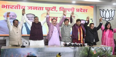 NEW DELHI INDIA FEBRUARY 3 2025 Member of the Lok Sabha Harsh Malhotra Ramvir Singh Bidhuri Delhi BJP President Virendra Sachdeva Yogender Chandoliya Manoj Tiwari Praveen Khandelwal Bansuri Swaraj during a press conference after completing election c clipart