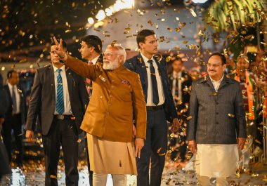 NEW DELHI, INDIA - 8 Şubat 2025: Başbakan Narendra Modi, BJP 'nin 8 Şubat 2025 tarihinde Yeni Delhi, Hindistan' daki Delhi Meclis Seçimlerini kazanmasından sonra BJP Genel Merkezi 'ne geldi. 