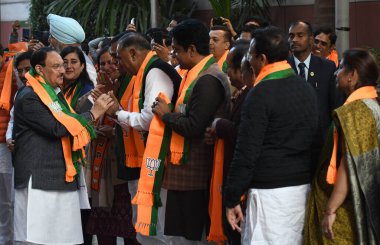 NEW DELHI, INDIA - 8 Şubat 2025: BJP Ulusal Başkanı JP Nadda, Yeni Delhi, Hindistan 'da 8 Şubat 2025 tarihinde BJP Genel Merkezi' nde 2025 Delhi Meclis Seçimleri 'ne karşı kazandığı zaferi kutluyor. 