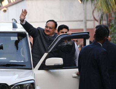 NEW DELHI, INDIA - BJP Lideri J. P. Nadda, 8 Şubat 2025 tarihinde Yeni Delhi, Hindistan 'da DDU Marg' daki Delhi Meclis Seçimlerini kazanırken BJP Genel Merkezi 'ne ulaşır. BJP 27 yıl sonra hükümeti kurmaya ve Arvind 'i kaldırmaya hazırlanıyor.