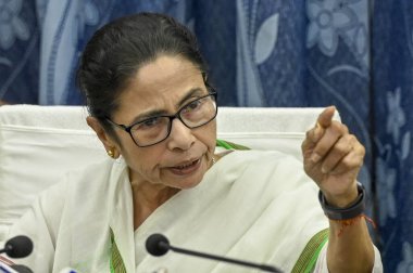 KOLKATA INDIA FEBRUARY 12. 2025 Devlet Bakanı Mamata Banerjee 12 Şubat 2025 tarihinde Batı Bengal Yasama Meclisi 'nde yapılan basın toplantısında Samir Jana Hindustan Times tarafından çekilmiştir.