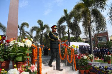 NOIDA, INDIA - 15 Şubat 2025: Ordu Genelkurmay Başkanı General Upendra Dwivedi, PVSM, AVSM, Shaheed Smarak, Sektör 29 'daki 42 şehide saygılarını sunmak amacıyla 15 Şubat 2025' te Hindistan 'ın Noida kentinde düzenlenen etkinlikte. (Fotoğraf: Sunil Ghosh / Hindustan Times) 