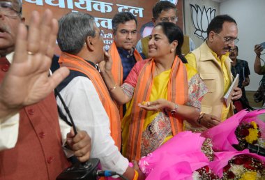 NEW DELHI INDIA FEBRUARY 19 Şubat 2025 Delhi Genel Sekreteri Rakha Gupta 'yı 19 Şubat 2025 tarihinde Yeni Delhi Hindistan Rekha Gupta' da yapılacak BJP meclis toplantısına katılmak üzere parti ofisinde atadı. Perşembe günü Ramlil 'de Delhis başkanı olarak yemin edecek.