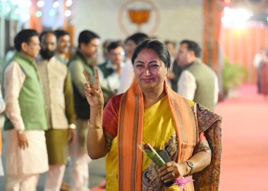 NEW DELHI INDIA 19 FEBRUARY 1925 BJP milletvekili seçilmiş Rekha Gupta 19 Şubat 2025 tarihinde Delhi BJP 'de yapılacak parti toplantısı için Yeni Delhi Hindistan Rekha Gupta Perşembe günü P ile birlikte Delhis başbakanı olarak yemin edecek.