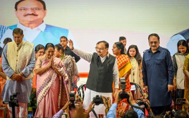 NEW DELHI, INDIA - 8 Mart 2025: BJP Ulusal Başkanı, JP Nadda 8 Mart 2025 tarihinde JLN Stadyumu 'nda BJP Mahila Morcha tarafından düzenlenen Uluslararası Kadınlar Günü kutlamaları sırasında Rekha Gupta, Delhi Baş Bakanı ve diğer üst düzey liderler tarafından görüldü. 