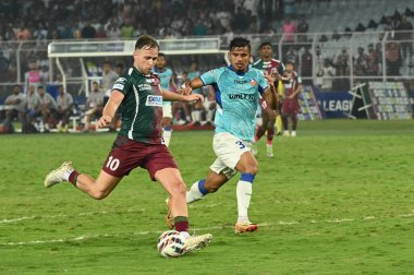 Mohun Bagan SG 'den GK Dheeraj (12), 8 Mart 2025 tarihinde Hindistan' ın Kolkata kentinde oynanan Hindistan Süper Ligi (ISL) maçında FC Goa 'ya karşı bir topu engelledi.. 