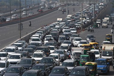 10 Mart 2025 'te Delhi Meerut otobanında düzenlenen yürüyüşe göre, protestocular 10 Mart 2025' te Yeni Delhi Hindistan 'da saldırganlar tarafından vurularak öldürülen Ghazipur karayolunu kapattılar.