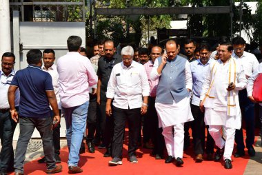 MUMBAI INDIA Yürüyüşü 11 Mart 2025 Maharashtra Milletvekili Ajit Pawar, Maharashtra Bütçe Meclisi oturumu sırasında Vidhan Bhavan 'a 11 Mart 2025 tarihinde Mumbai Hindistan Fotoğrafı: Bhushan Koyande Hindustan Times