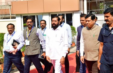 MUMBAI INDIA Yürüyüşü 11 Mart 2025 Maharashtra Milletvekili Eknath Shinde, Maharashtra Bütçe Meclisi oturumu sırasında Vidhan Bhavan 'a 11 Mart 2025' te Mumbai Hindistan Fotoğrafı: Bhushan Koyande Hindustan Times