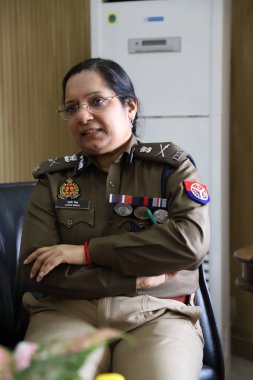 NEW DELHI, INDIA - 7 Mart 2025: (EDITOR 'un Notu: (Hindustan Times' ın özel görüntüsü) Laxmi Singh, Ek Genel Müdür (ADG), Gautam Buddha Nagar Polis Komiseri, Uluslararası Kadınlar Günü 
